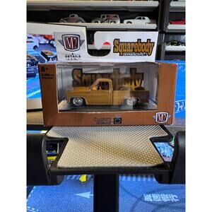 M2 Machines 1/64 Squarebody Syndicate 1979 Chevy custom deluxe 10 C minus
